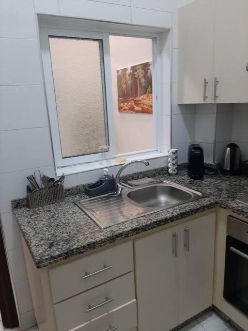 Ground Floor 2 Bedroom Apartment - City Centre Location - Optic Fibre Wifi Tanger Exteriör bild